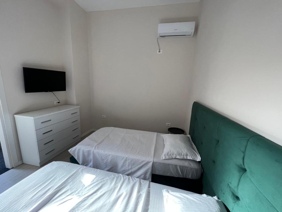 Hq Apartment In Center Tirana Bagian luar foto
